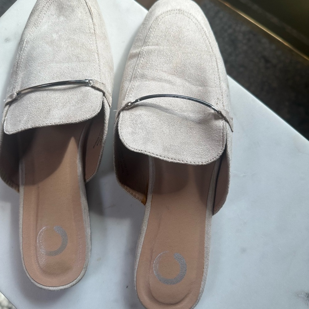 Chic Cream Mules with Silver Accent